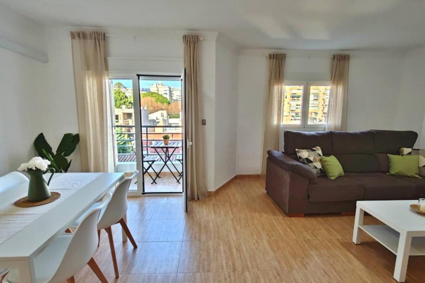 Apartamento Paseo Larios Torre Del Mar Dış mekan fotoğraf